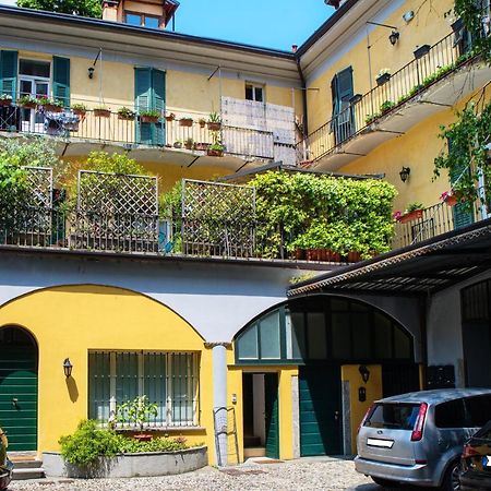 Loft Near Duomo Apartment โกโม ภายนอก รูปภาพ