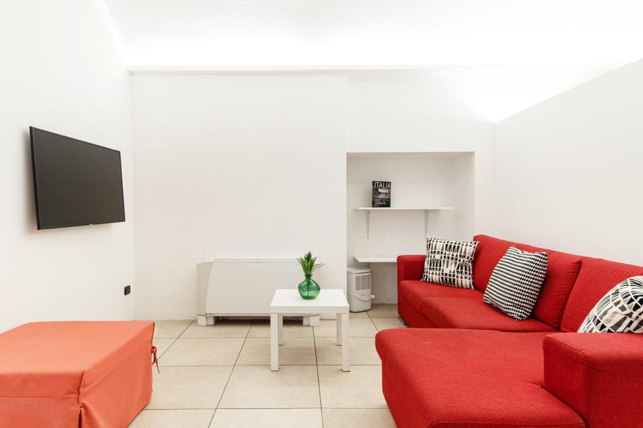 Loft Near Duomo Apartment โกโม ภายนอก รูปภาพ