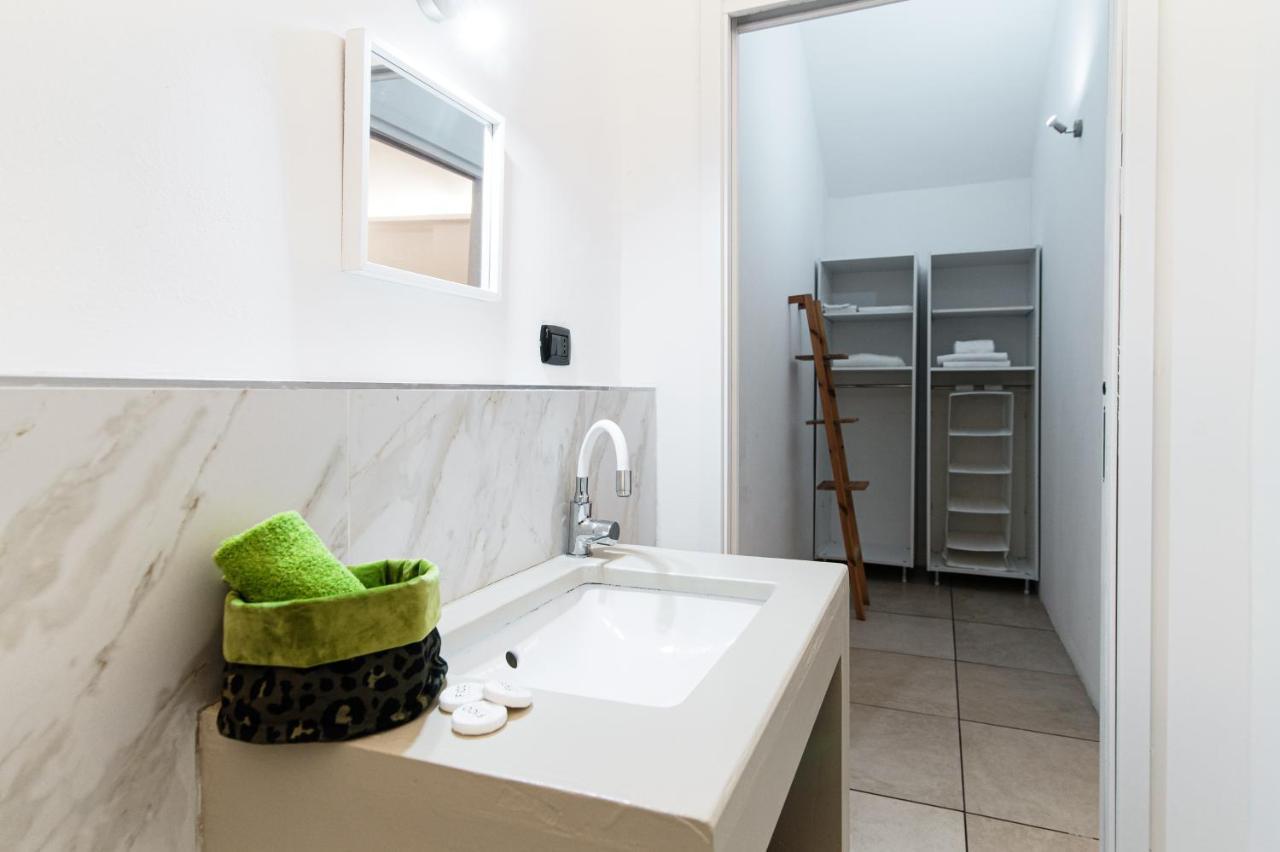 Loft Near Duomo Apartment โกโม ภายนอก รูปภาพ