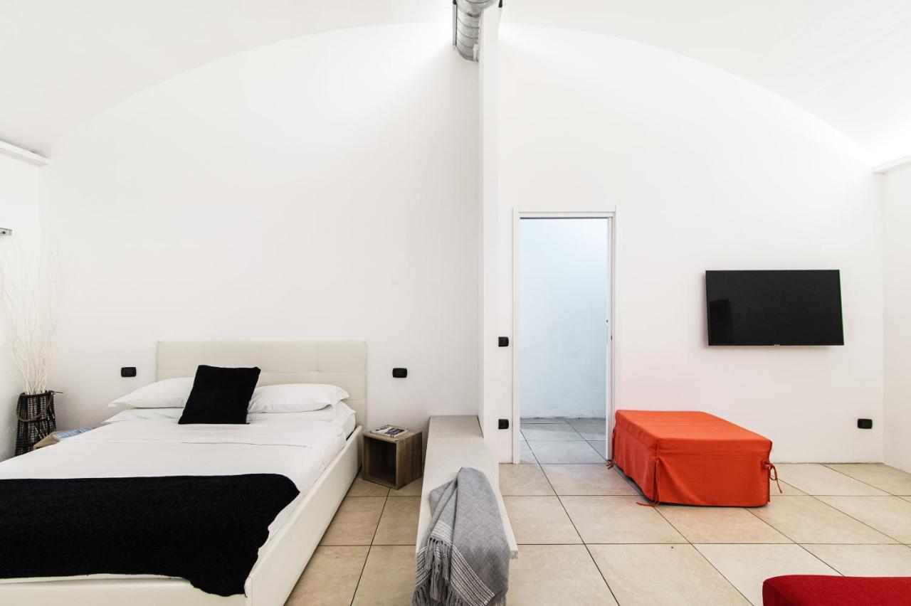 Loft Near Duomo Apartment โกโม ภายนอก รูปภาพ