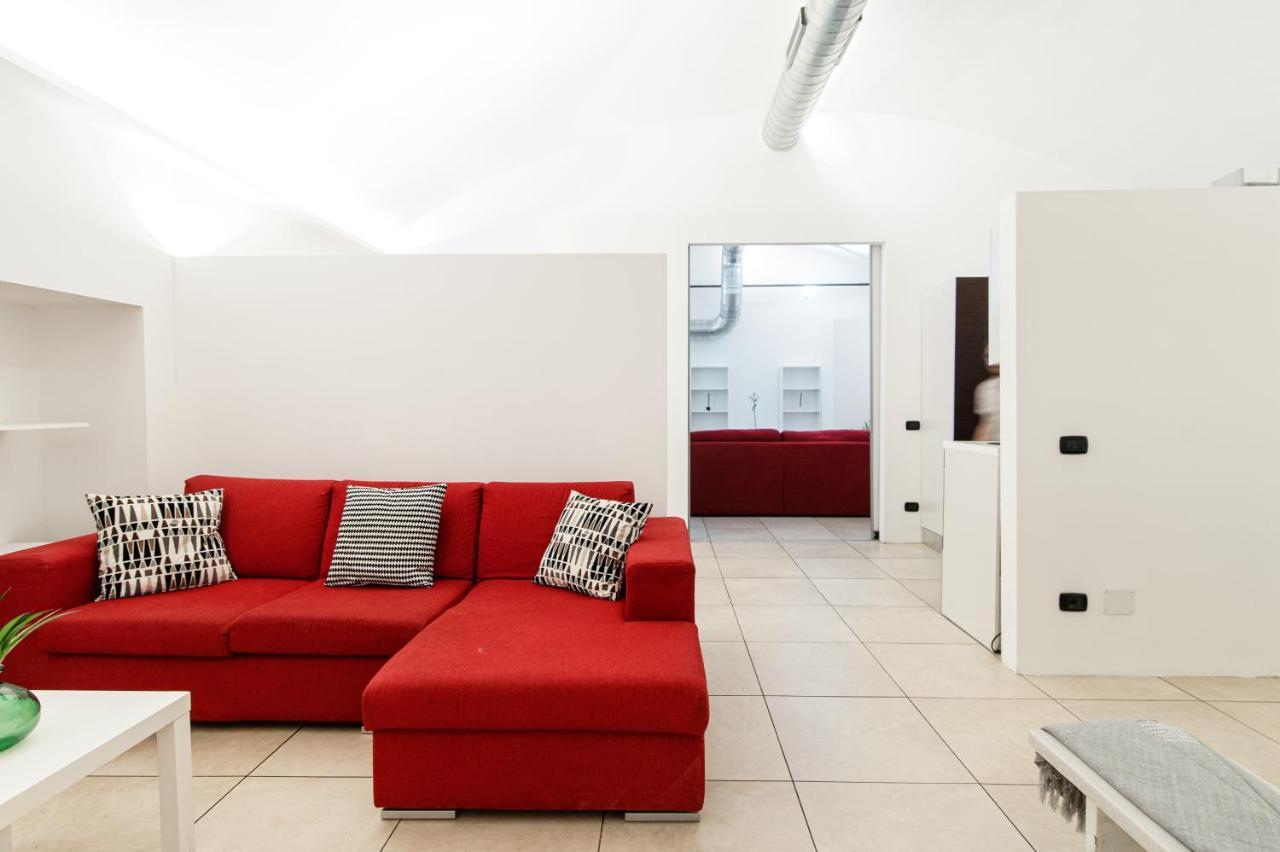 Loft Near Duomo Apartment โกโม ภายนอก รูปภาพ
