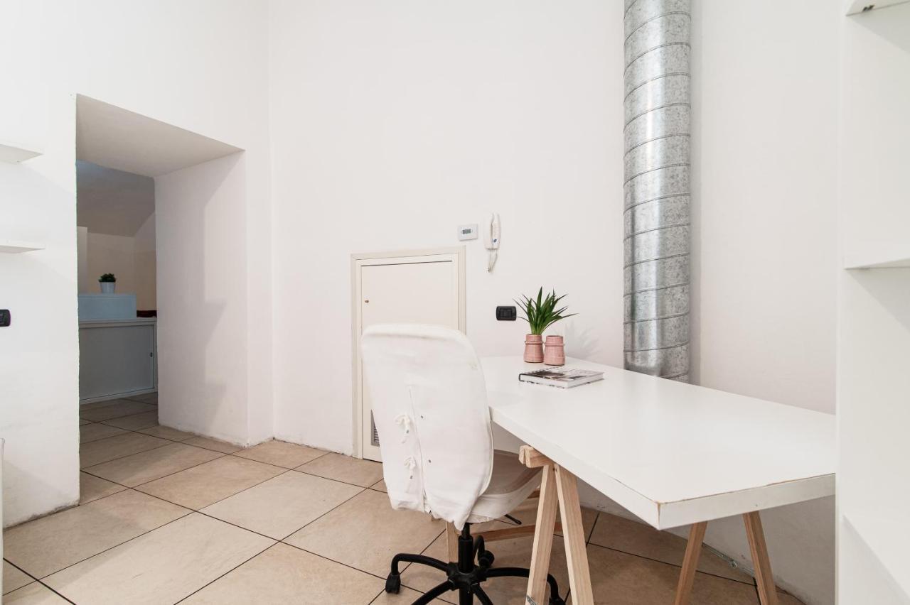 Loft Near Duomo Apartment โกโม ภายนอก รูปภาพ